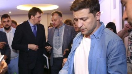 Зеленский уволил людей Порошенко из еще одной комиссии 