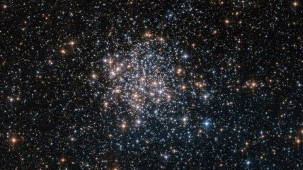 Космический телескоп "Hubble" обнаружил новое шаровое скопление