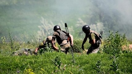 В зоне ООС пострадали двое украинских военных