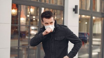 Как избавиться от кашля после коронавируса: доктор Комаровский дал несколько советов 