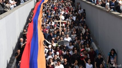 В Ереване люди выходят на новые протесты