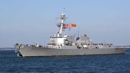 Американский эсминец покидает Черное море