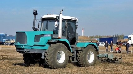 Харьковский тракторный завод показал, как собирают новейший украинский трактор (Видео)