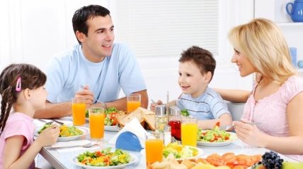 Дети перенимают отношение родителей к пище