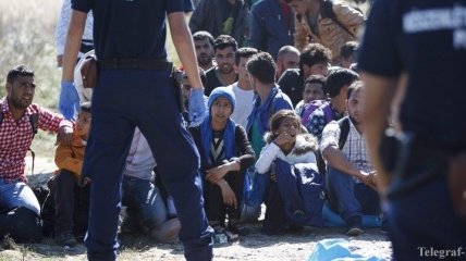 Фабиус: ЕС не может принять всех экономических мигрантов