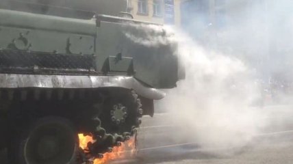 В Чите на параде ко Дню Победы загорелся ЗРК "Бук" (Видео)