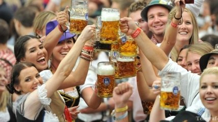 Сегодня в Мюнхене откроют традиционный фестиваль пива "Октоберфест"