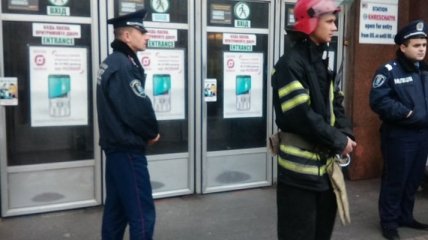 В Киеве из-за сообщения о минировании закрыта станция метро "Крещатик"