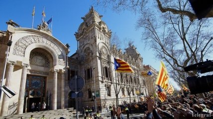 Конституционный суд Испании аннулировал резолюции парламента Каталонии