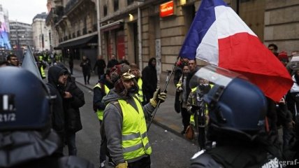 "Желтые жилеты" опять мобилизуются во Франции 