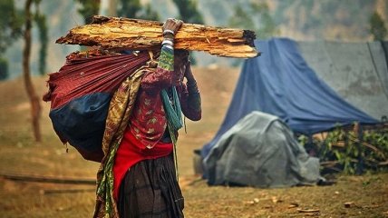 Последние охотники: жизнь первобытного племени в Непале (Фото)
