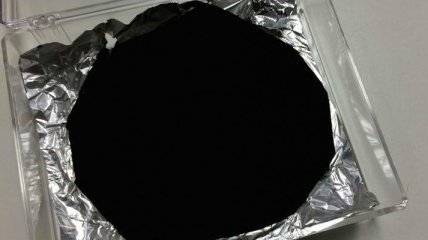 Чернее черного: изобретен самый черный материал в мире