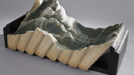 Потрясающие скульптуры из старых книг канадского художника Гая Ларами (Фото)