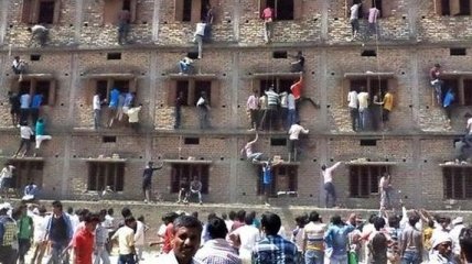 В Индии арестовали 300 человек за списывание на экзамене