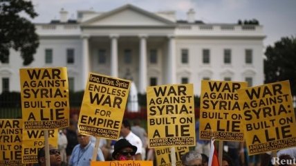 В США перед Белым домом проходит акция против вмешательства в Сирию
