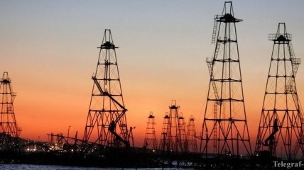 Пожар на нефтяной скважине на Каспии: ищут 29 нефтяников