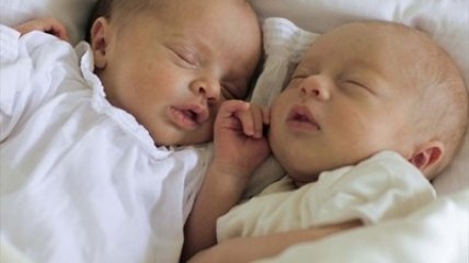 Четыре поколения подряд в американской семье рождаются близнецы