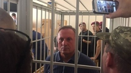 Суд продлил арест Ефремова до 20 ноября 