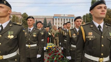 Полторак поздравил танкистов с Днем танковых войск
