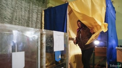 В Украине проходят первые местные выборы в шести ОТО