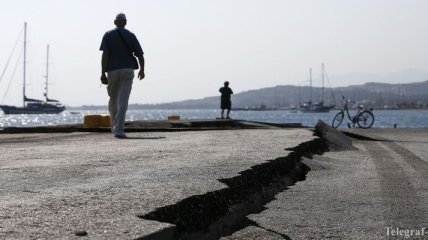 Возле Греции произошло мощное землетрясение, есть угроза цунами 