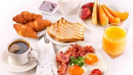 Диетологи рассказали, как правильно подобрать завтрак