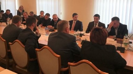 Регламентный комитет ВР начал рассмотрение представления на Колесникова