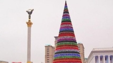 Елку-пирамиду Киев подарил Житомиру.