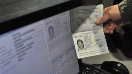 Беларусь не пустит в страну украинцев с электронными паспортами