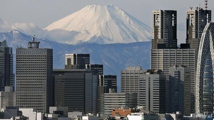 Япония закрыла Фудзияму для альпинистов из-за COVID-19