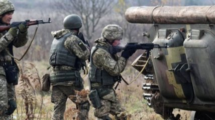 На Донбассе боевики обстреляли из гранатометов и пулеметов защитников Новолуганского