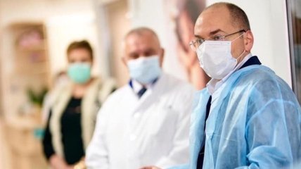 Статистика Минздрава: сколько медиков болеет коронавирусом в Украине