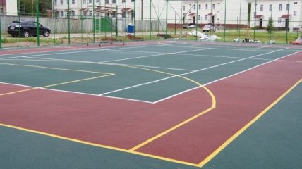 В этом году в учебные заведения Украины вернут спортивные площадки