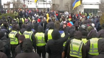Президент Отель в Киеве окружили силовики: что там происходит (фото, видео)