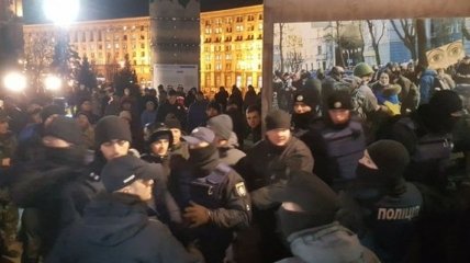На Майдане отмечают День Свободы и Достоинства: произошли столкновения