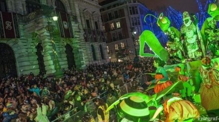 Испанцы карнавалами отметили "Поклонение волхвов"