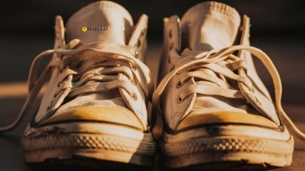 Взуття з білою підошвою складно утримувати в чистоті