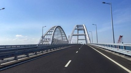 Кабмин вводит санкции за строительство Керченского моста