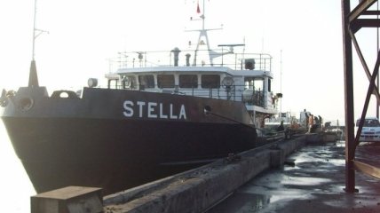 МИД: 8 украинцев находятся на борту поврежденного судна "Стелла"