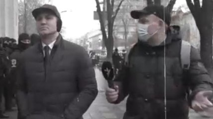 Он ни с кем не говорит: Верещук затроллила Тищенко прямо перед журналистами (видео)