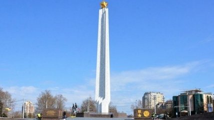 "Стерненко, ты ли это?" Голый мужчина на мемориале в Одессе развеселил сеть (фото, видео)