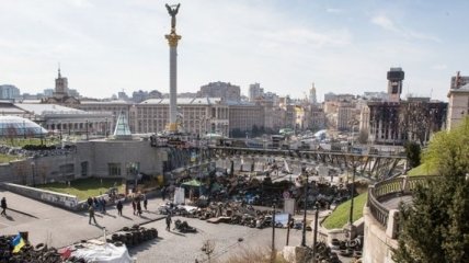 В центре Киева на Майдане проходит субботник