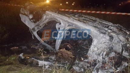 В Киеве ночью загорелась машина с человеком внутри