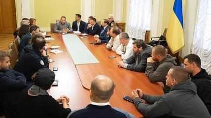 У Зеленского заявили о желании прекратить войну и реинтегрировать Донбасс