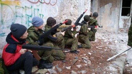 Оккупанты готовят крымских детей к войне: фото мероприятия на День святого Николая возмутило сеть 