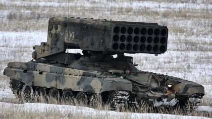Боевики обстреливают Донецкий аэропорт из танков и "Буратино"