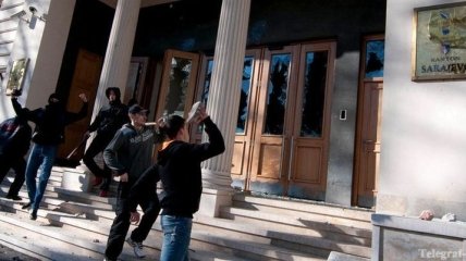 Евросоюз поддерживает жесткость полиции в Боснии и Герцеговине
