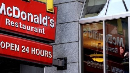 McDonalds опроверг нападение работников на "канадского киборга"