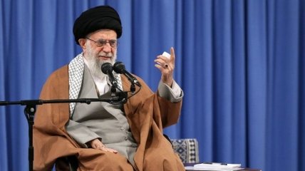 Верховный лидер Ирана прокомментировал визит Трампа в Афганистан