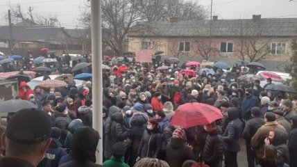 Протесты из-за высоких тарифов на газ докатились до Закарпатья (фото, видео)